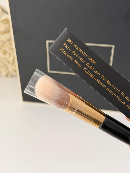 PAT McGRATH LABS Skin Fetish: Sublime Perfection Highlighting Brush