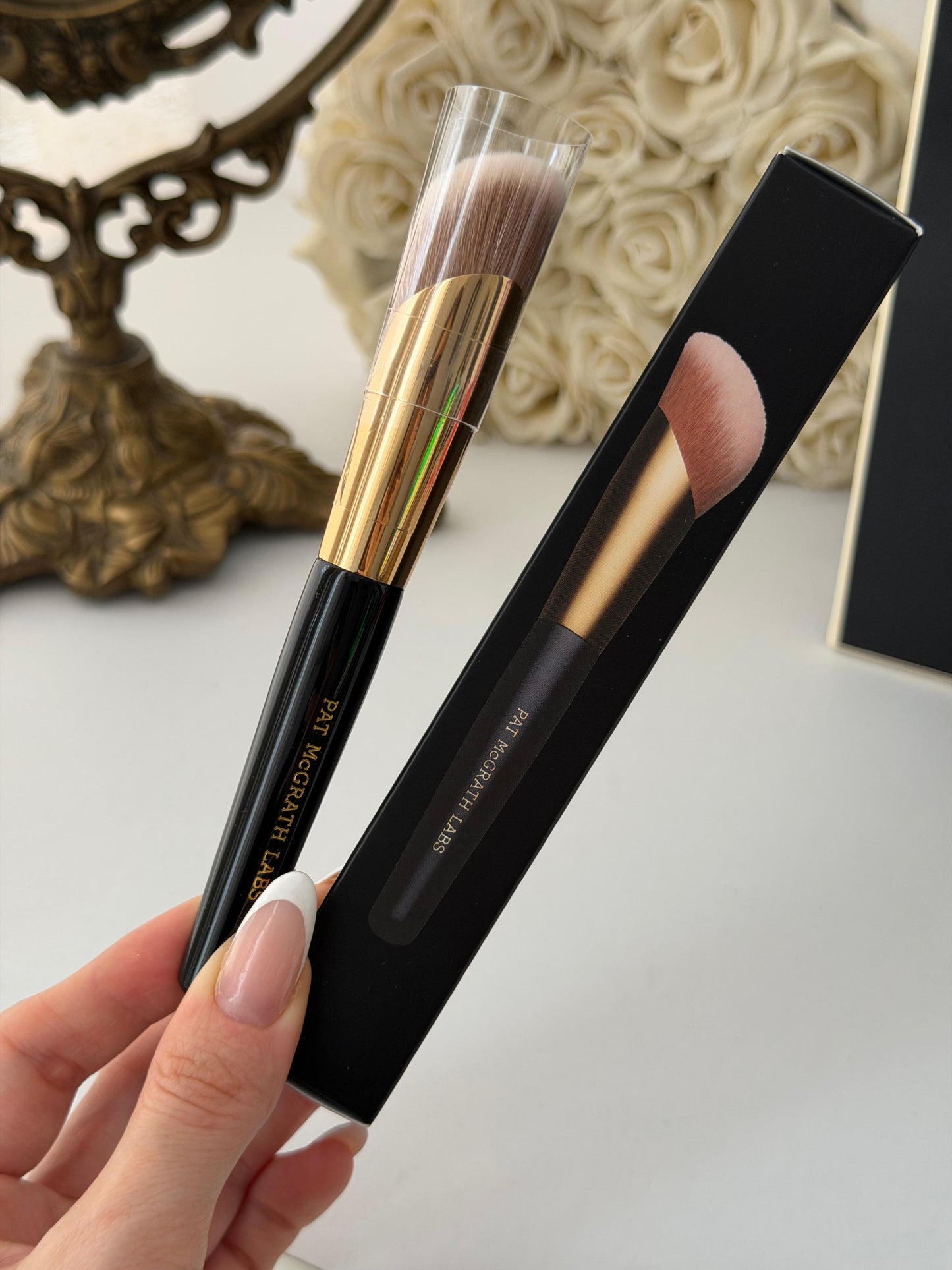 PAT McGRATH LABS Skin Fetish: Sublime Perfection Highlighting Brush