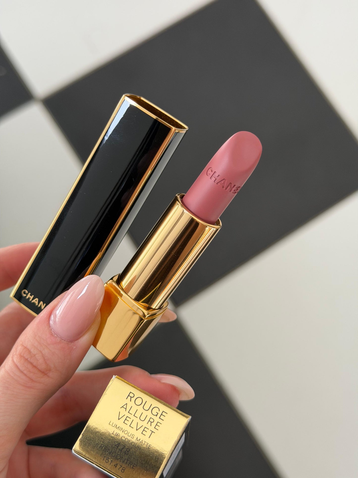 CHANEL Rouge Allure Velvet (478)
Luminous Matte Lipstick