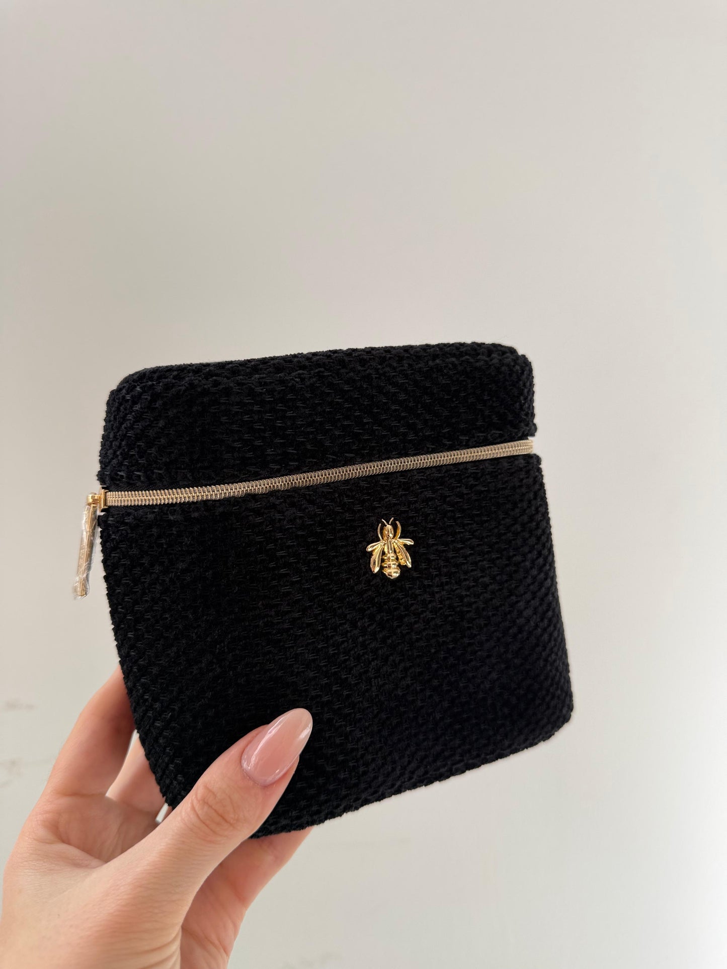 GUERLAIN
Black Beauty Pouch