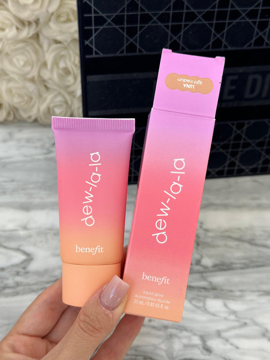 BENEFIT Dew-La-La
Liquid glow - Light