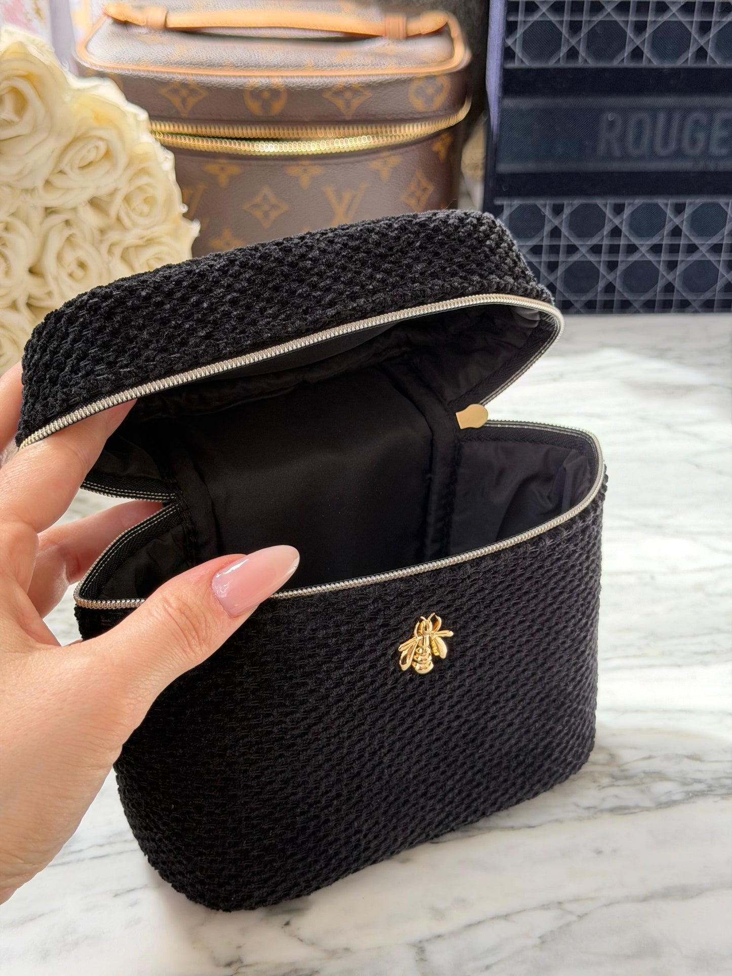 GUERLAIN
Black Beauty Pouch