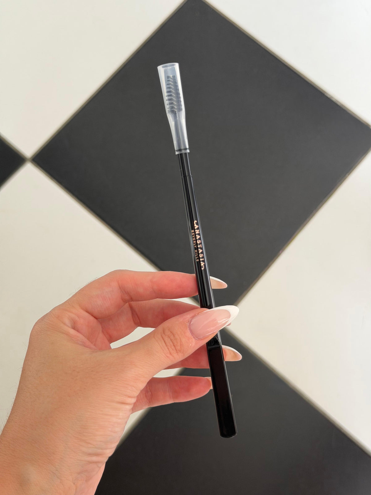 ANASTASIA BEVERLY HILLS Brow Freeze
Dual-Ended Brow Styling Wax Applicator