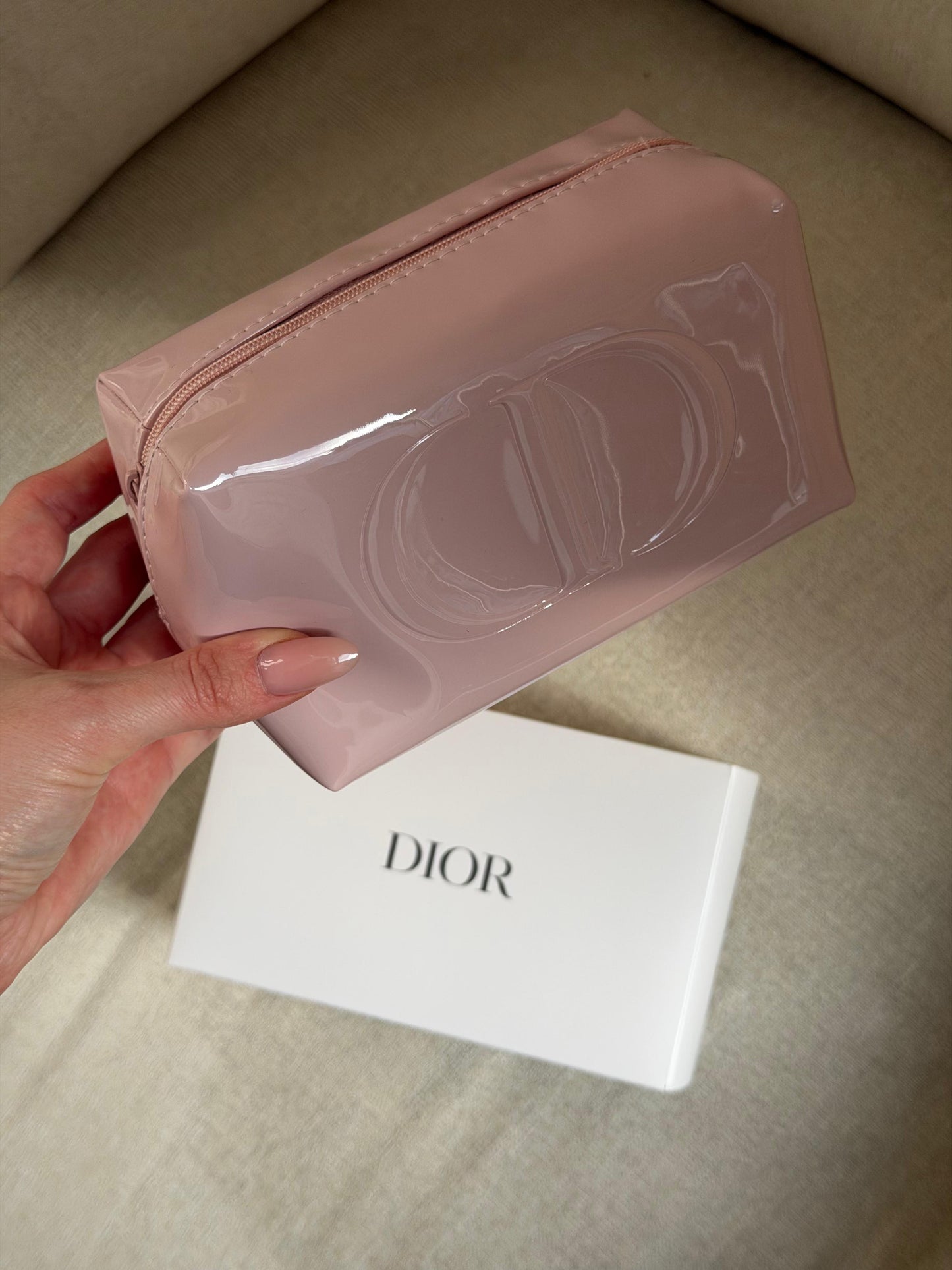 DIOR
Beauty Pink Pouch Gift