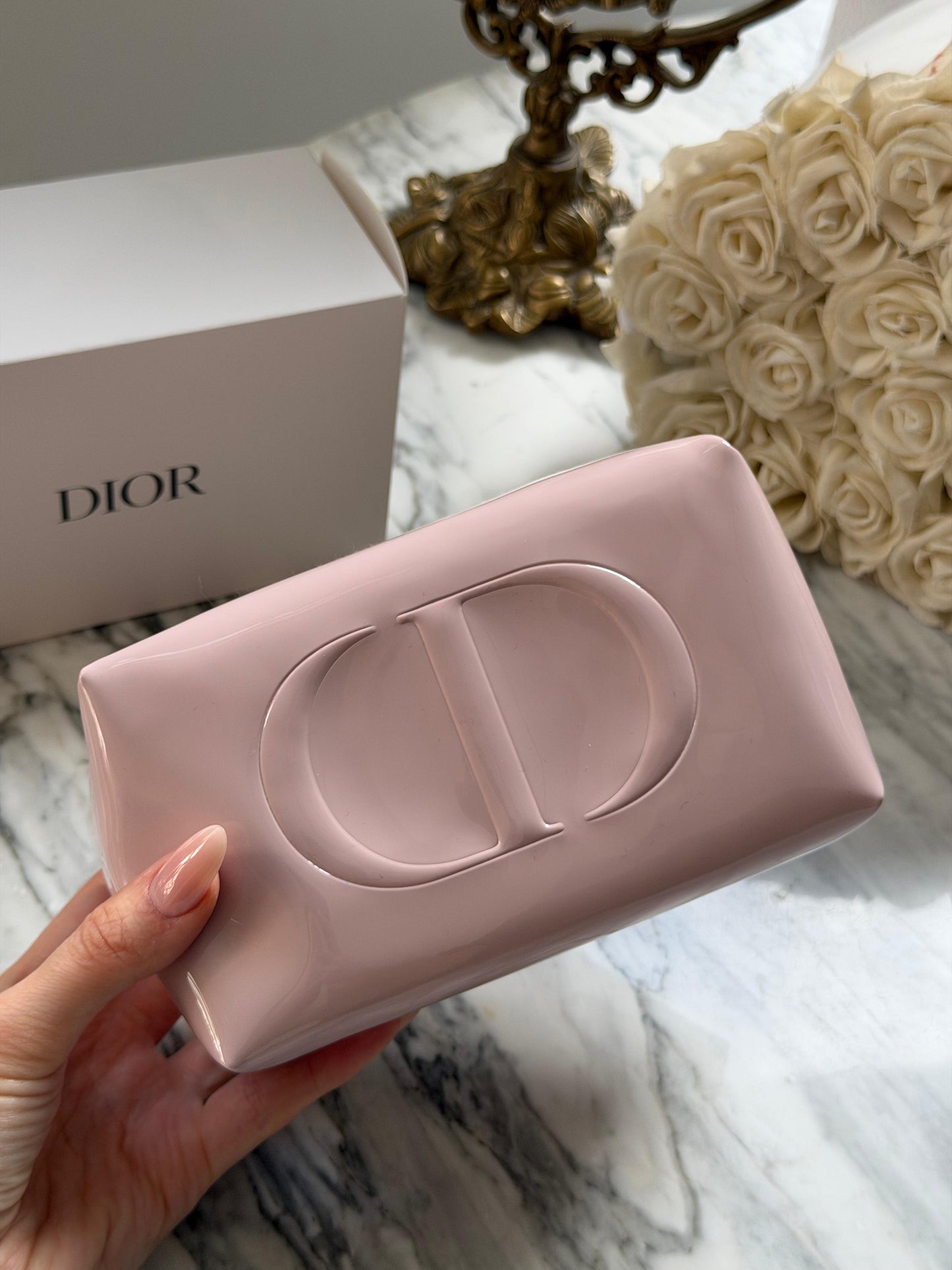 DIOR
Beauty Pink Pouch Gift