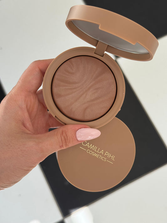 CAMILLA PIHL Sunkissed Bronzer Golden Glow