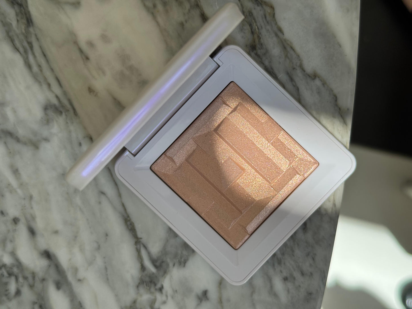 HAUS LABS By Lady Gaga
Bio-Radiant™ Gel-Powder Highlighter - Peach Quartz