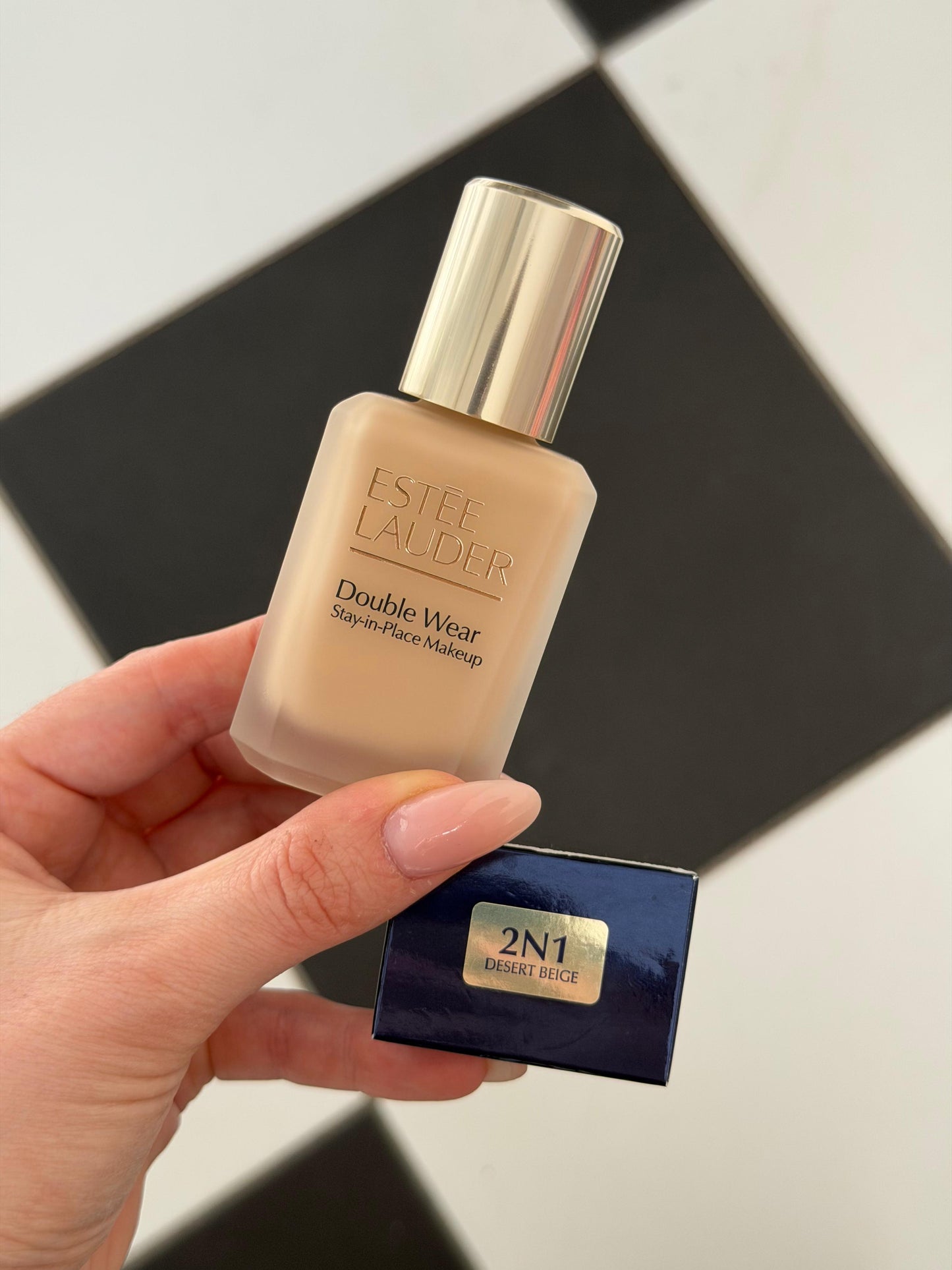 ESTÉE LAUDER Double Wear (New)
Stay-in-Place Longwear Matte Foundation