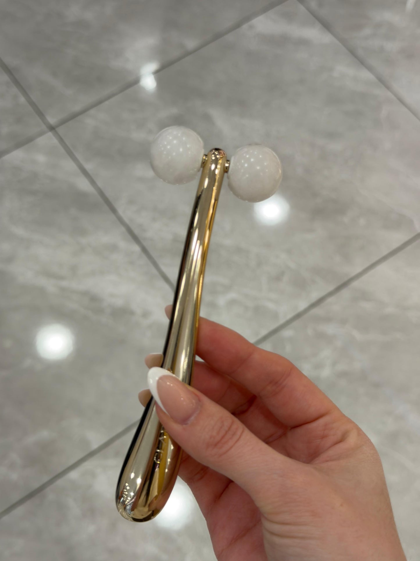 CLARINS Precious Facial Massage Roll-On