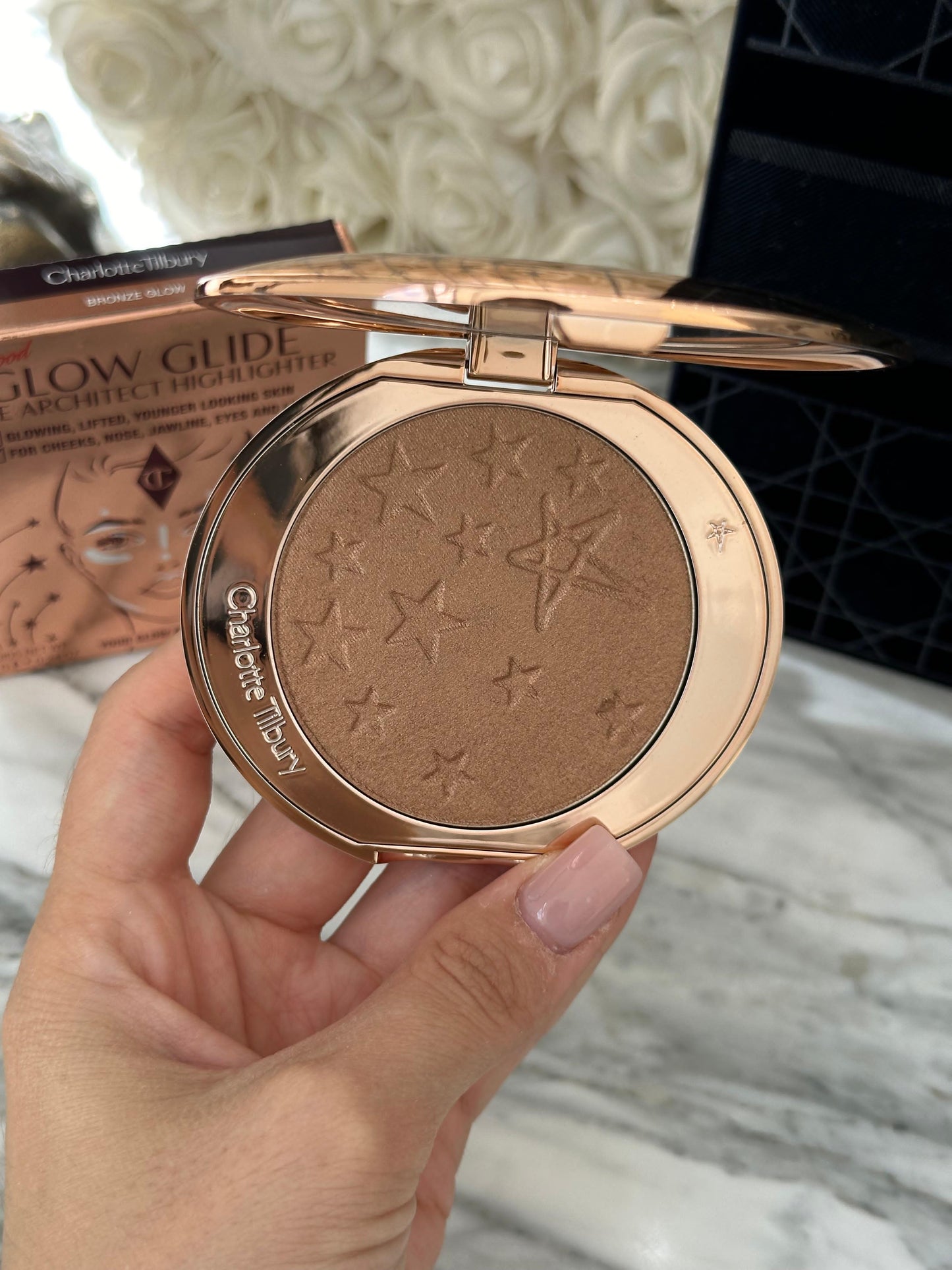 CHARLOTTE TILBURY Hollywood Glow Glide Face Architect Highlighter - Bronze Glow