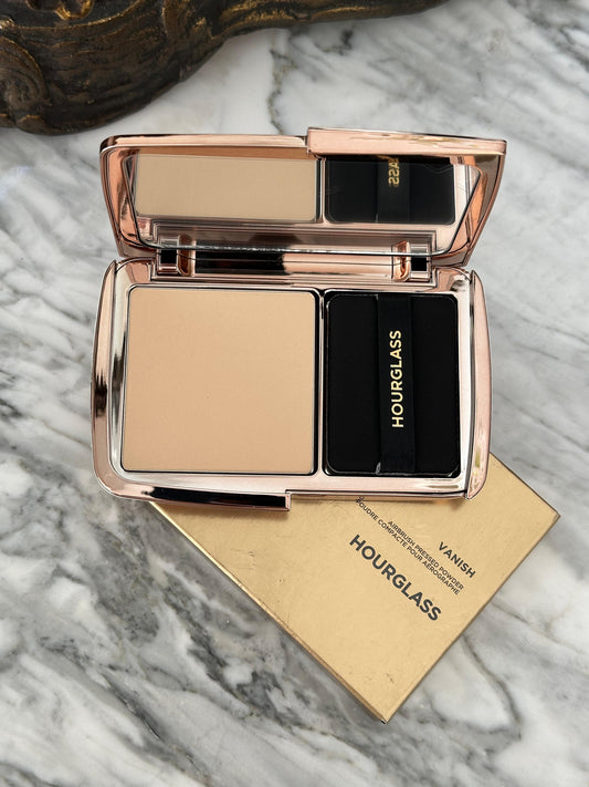 HOURGLASS Vanish Airbrush Pressed Powder - Translucent Light