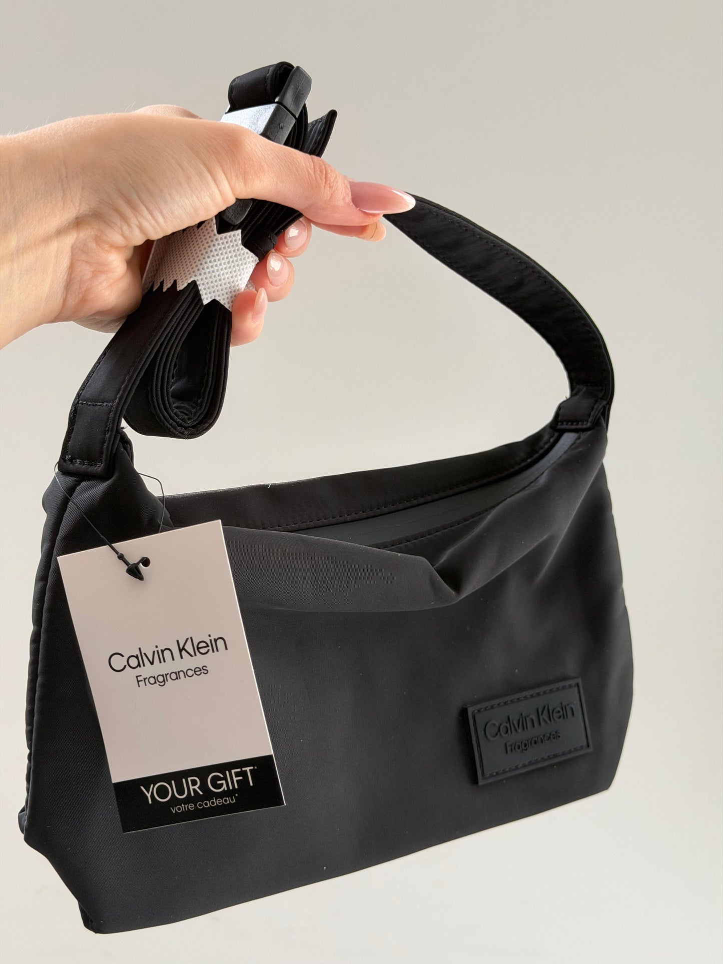 CALVIN KLEIN Black Travel Corp Pouch Gift