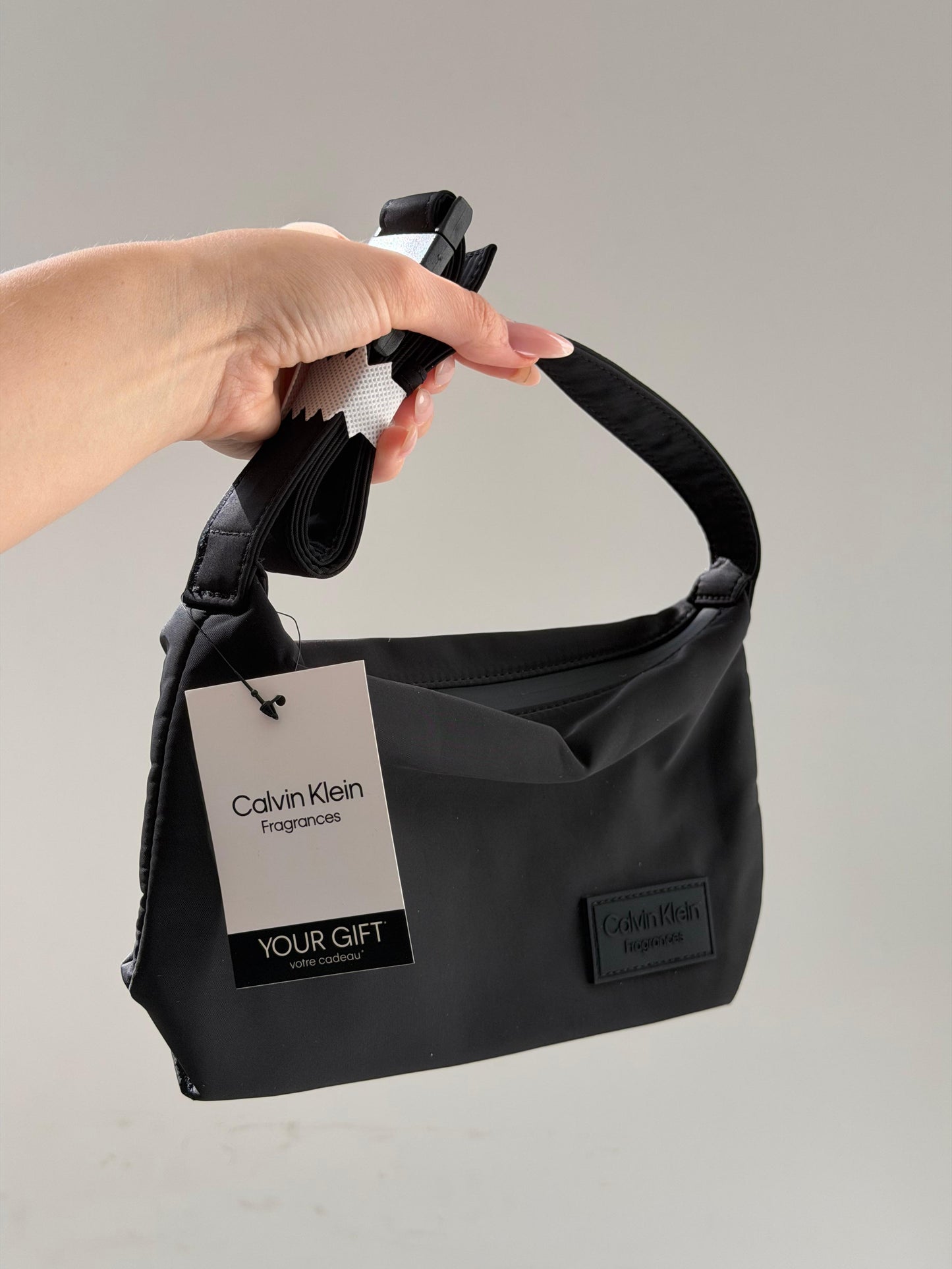 CALVIN KLEIN Black Travel Corp Pouch Gift