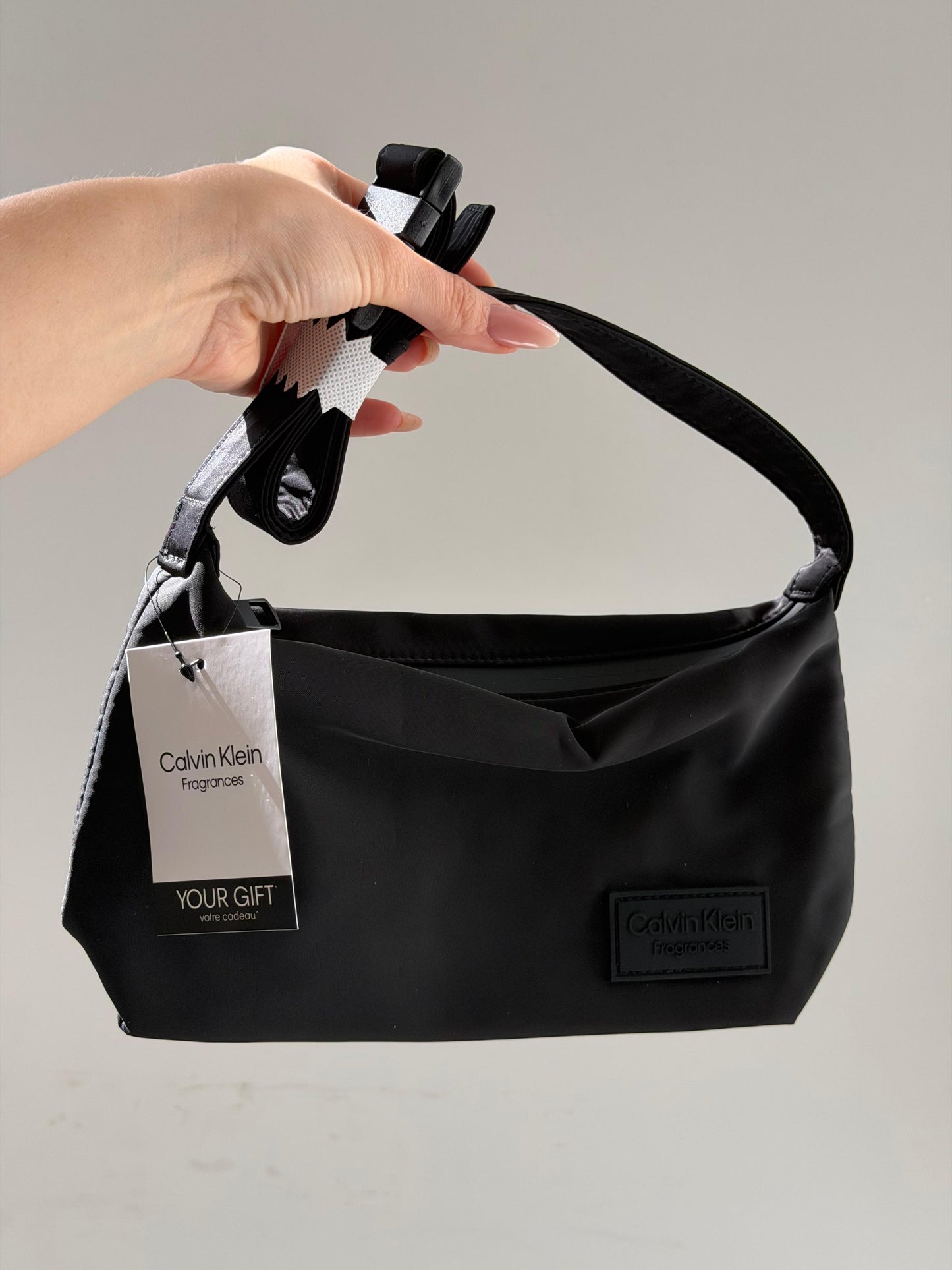 CALVIN KLEIN Black Travel Corp Pouch Gift