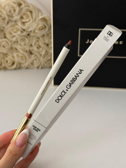 DOLCE&GABBANA Sleek Khol Glider 
10H Lasting Intense Color Eye Pencil (04)
