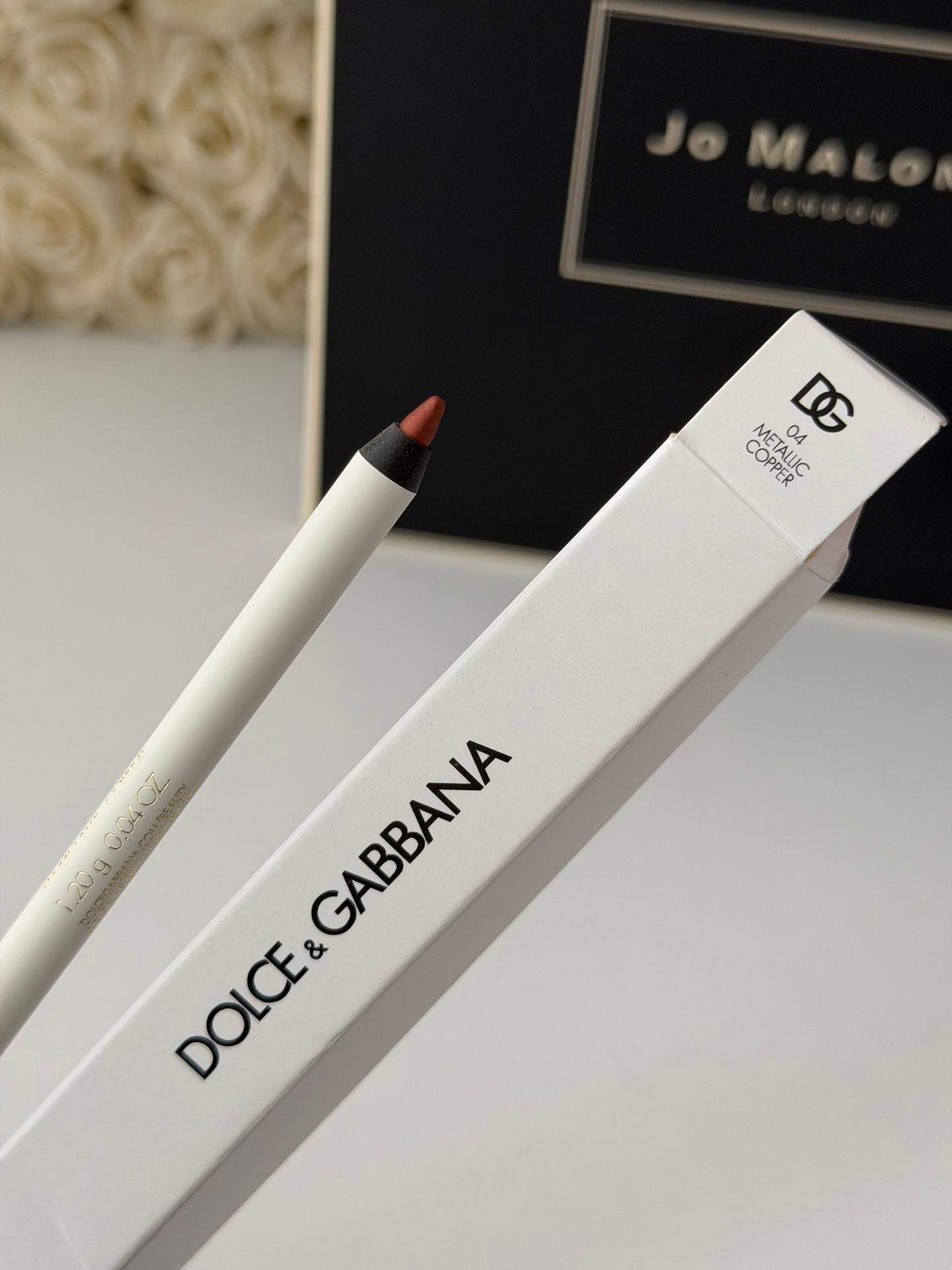 DOLCE&GABBANA Sleek Khol Glider 
10H Lasting Intense Color Eye Pencil (04)