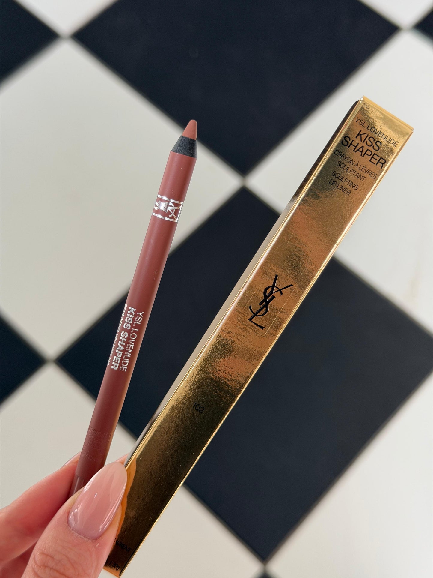 YSL
Kiss Shaper Long-Lasting Sculpting Lip Liner (102)
