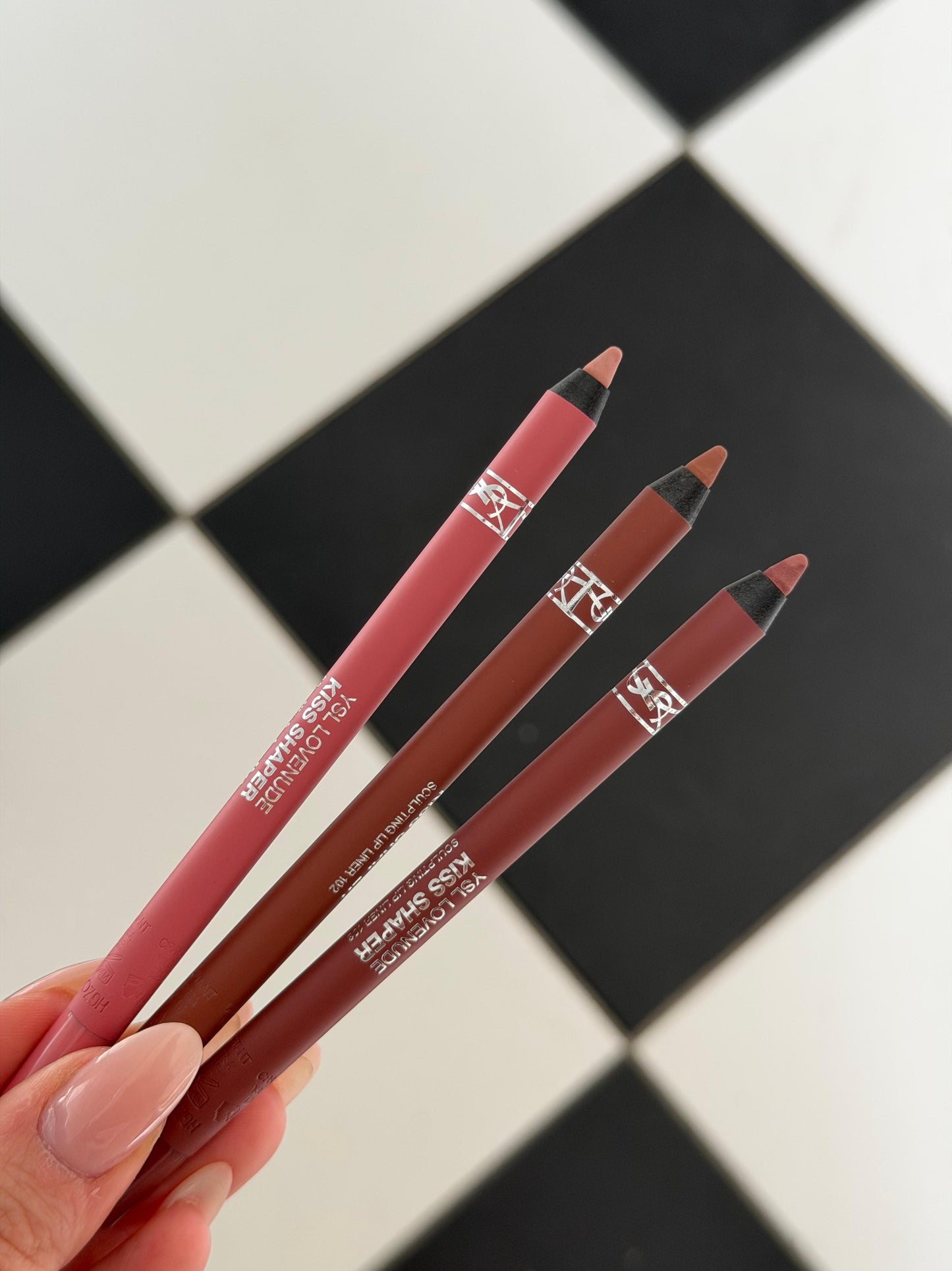 YSL
Kiss Shaper Long-Lasting Sculpting Lip Liner (102)