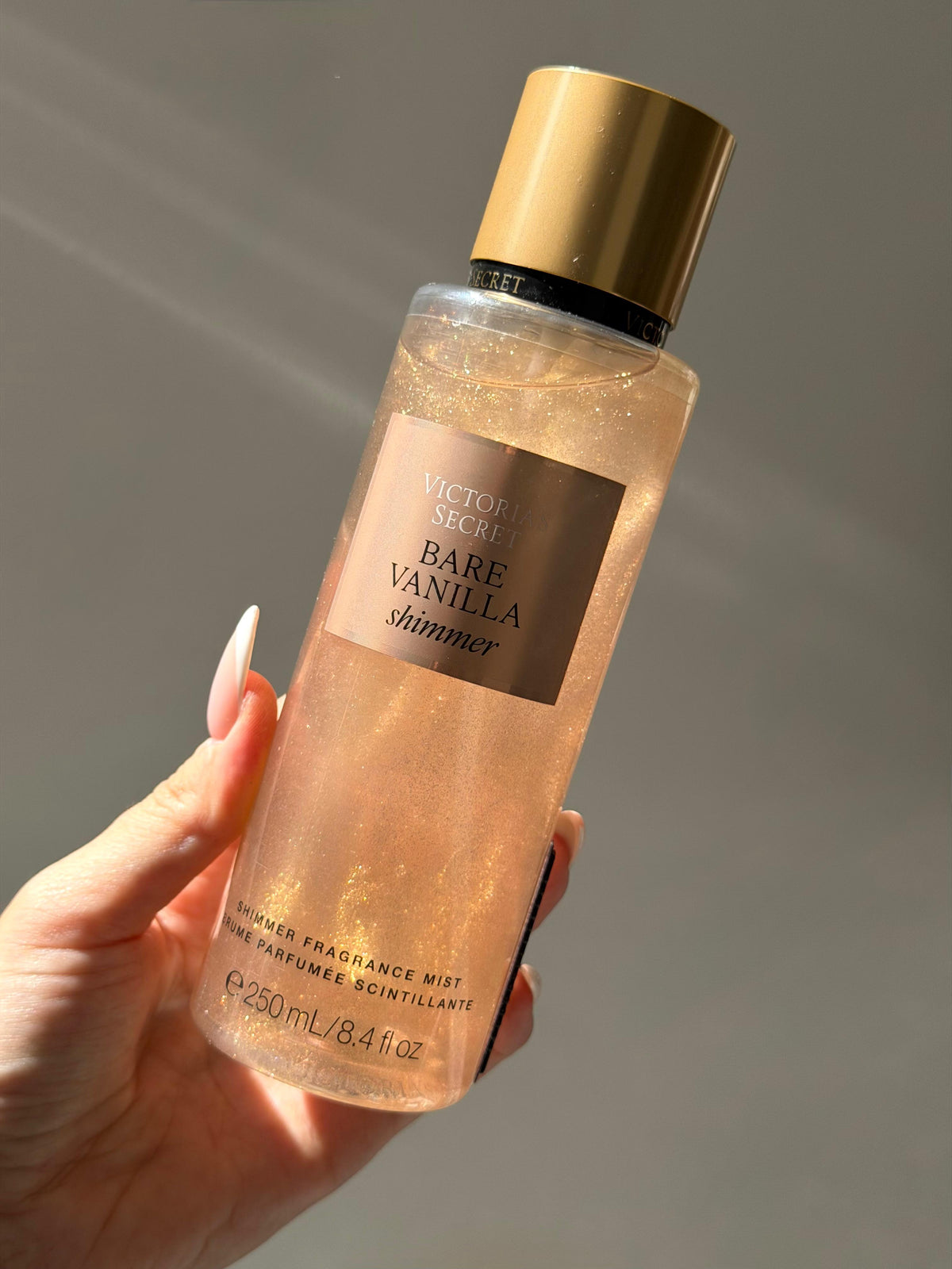 VICTORIA’S SECRET
Bare Vanilla Shimmer
Fragrance Mist