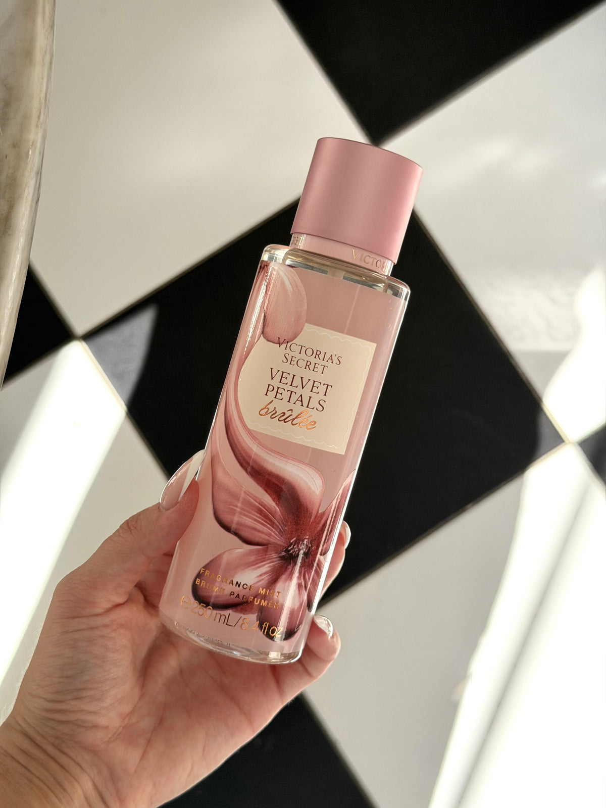 VICTORIA’S SECRET Velvet Petals Brûlée 
Fragrance Mist