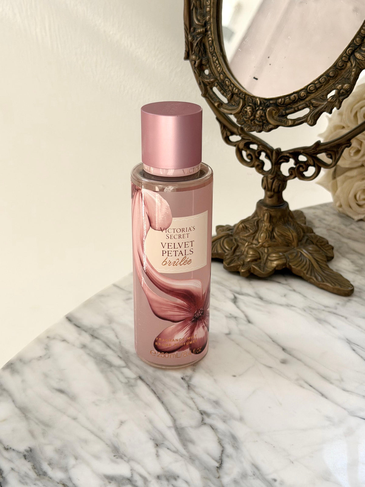 VICTORIA’S SECRET Velvet Petals Brûlée 
Fragrance Mist