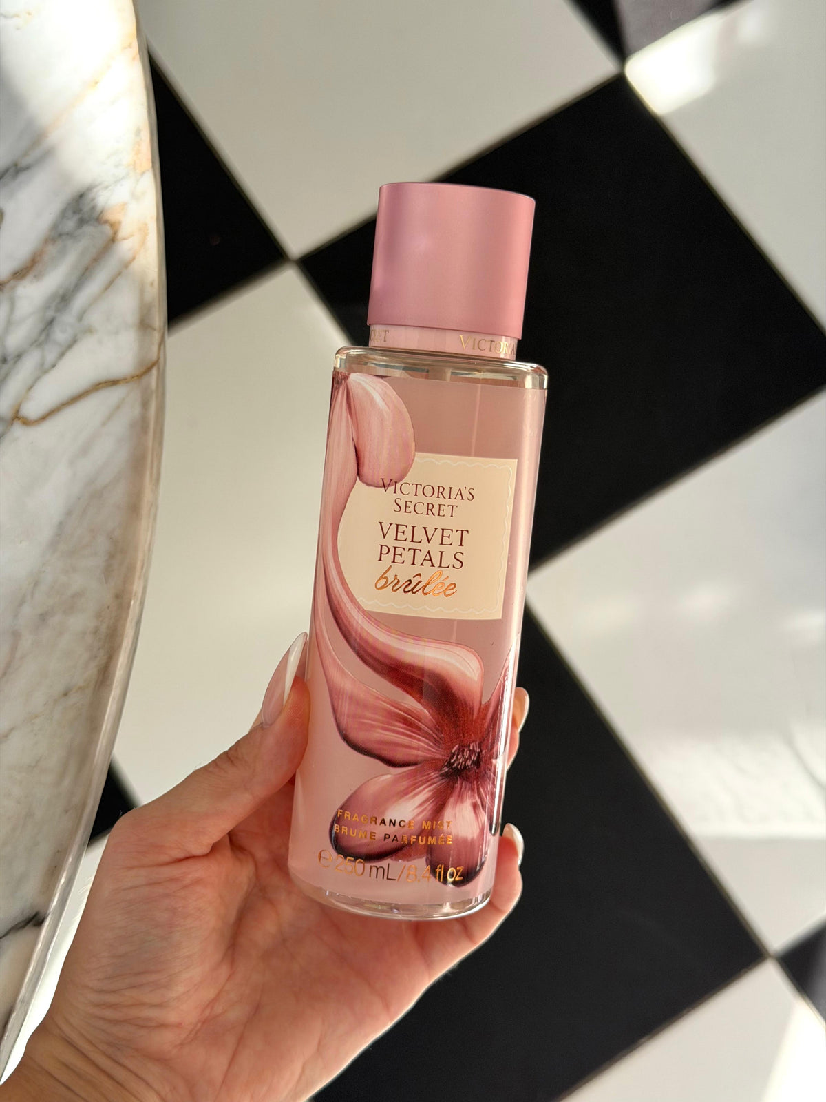 VICTORIA’S SECRET Velvet Petals Brûlée 
Fragrance Mist