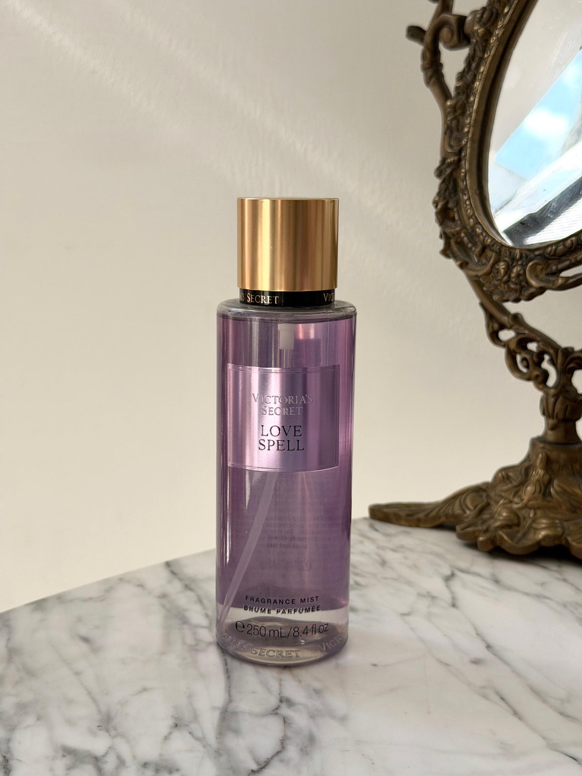 VICTORIA’S SECRET Love Spell
Fragrance Mist