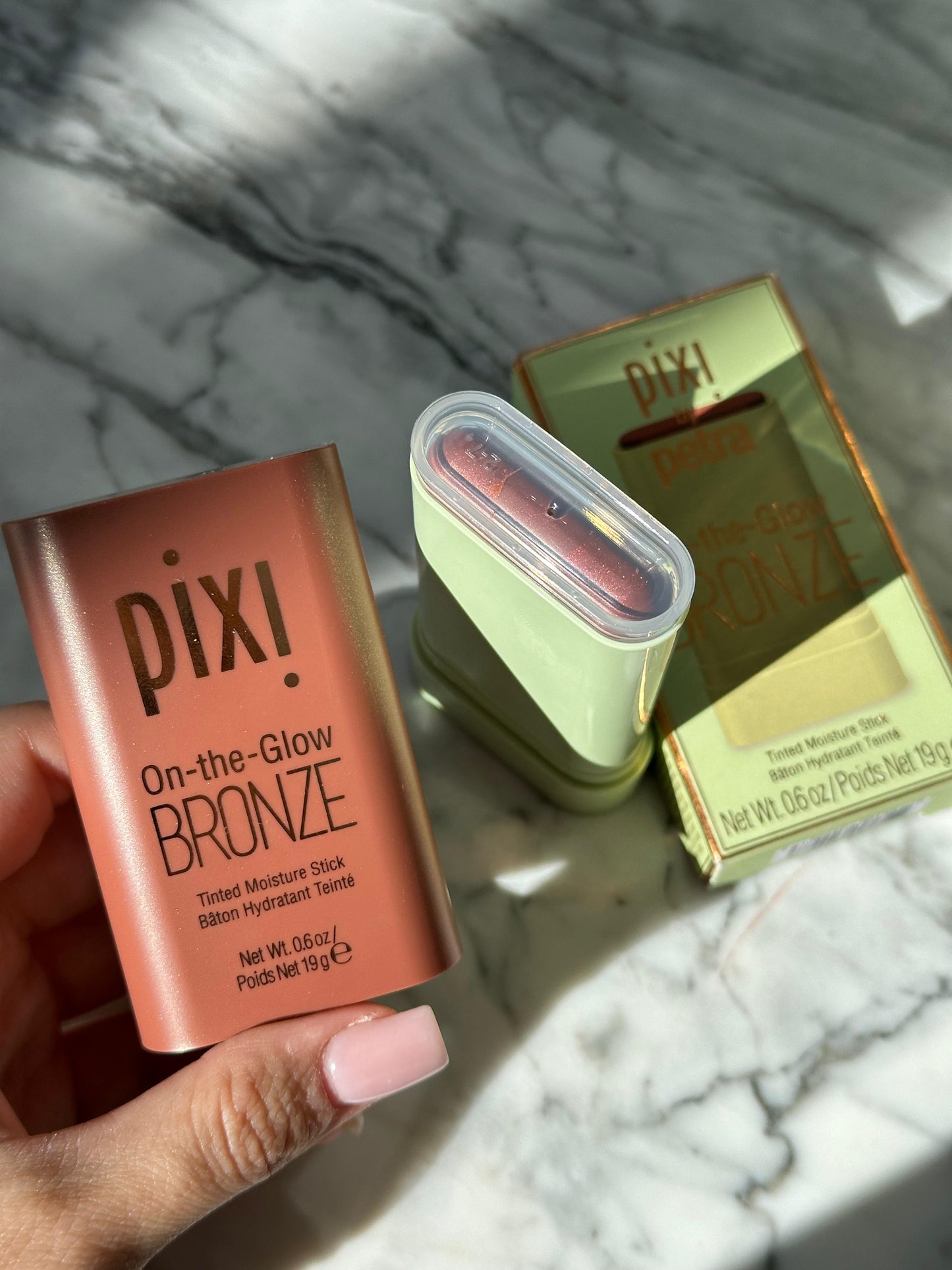 PIXI On-the-Glow Bronze
Tinted Moisture Stick - BeachGlow