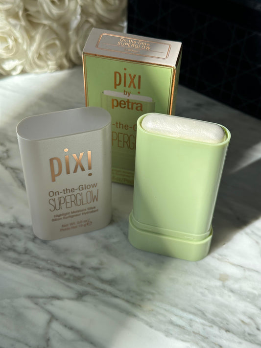 PIXI On-the-Glow SuperGlow
Highlight Moisture Stick