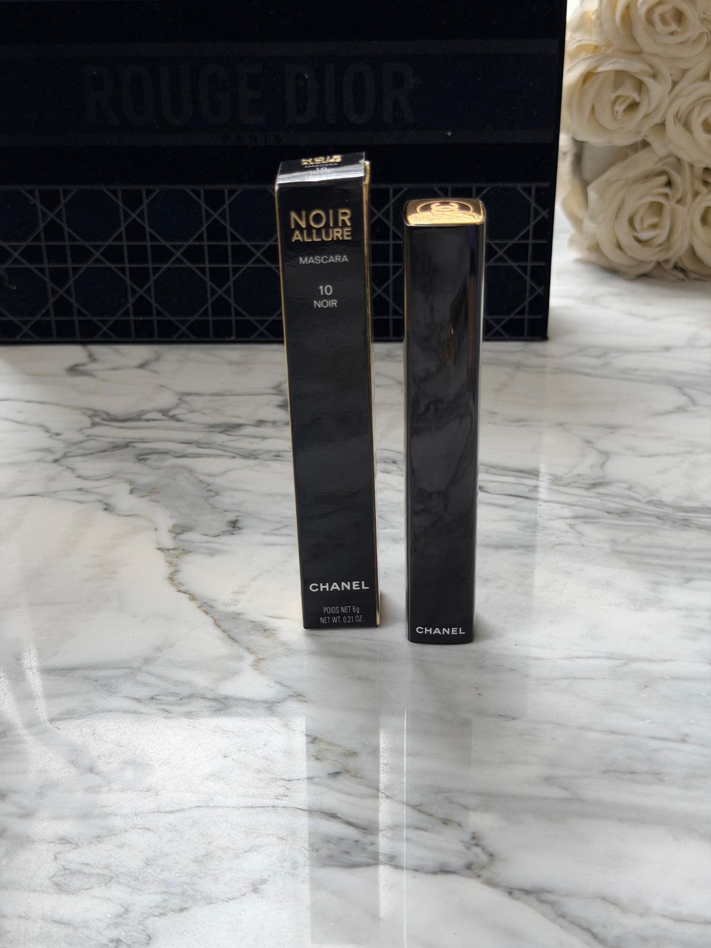 CHANEL Noir Allure
All-In-One Mascara: Volume Length, Curl And Definition