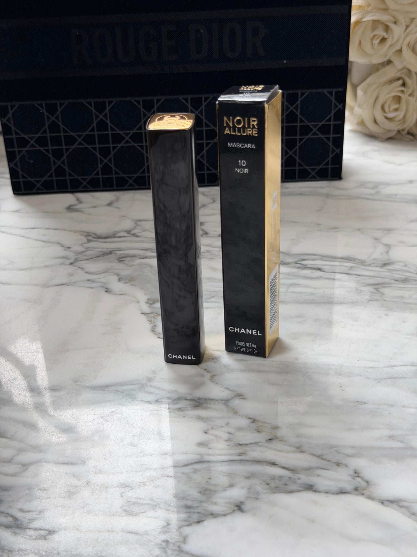 CHANEL Noir Allure
All-In-One Mascara: Volume Length, Curl And Definition