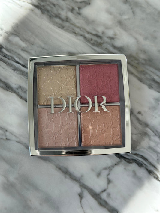 DIOR Backstage Glow Face Palette
Multi-Use Illuminating Makeup Palette - Highlight and Blush 004 Rose Gold