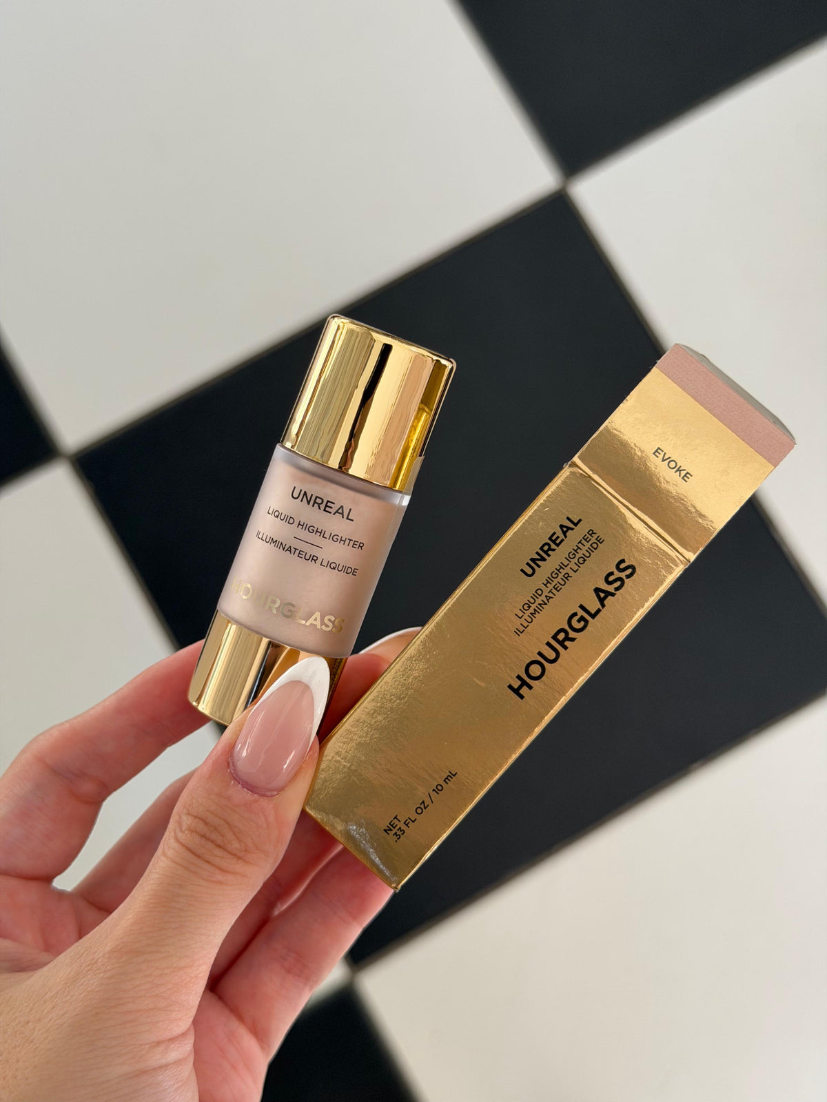 HOURGLASS Unreal Radiant Glow Liquid Highlighter - Evoke