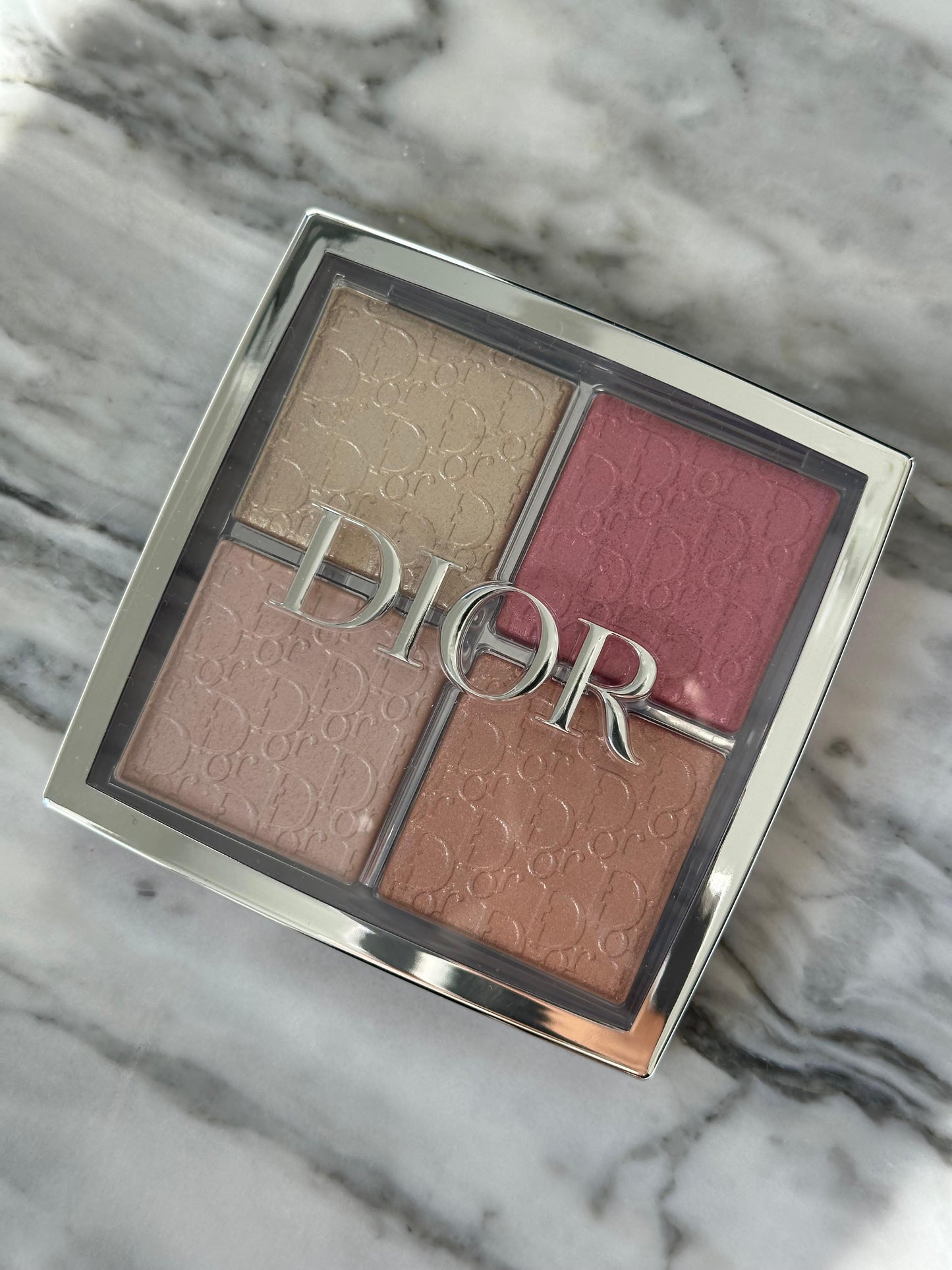 DIOR Backstage Glow Face Palette
Multi-Use Illuminating Makeup Palette - Highlight and Blush (004)