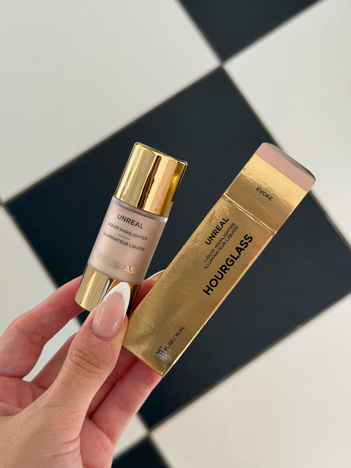 HOURGLASS Unreal Radiant Glow Liquid Highlighter - Evoke