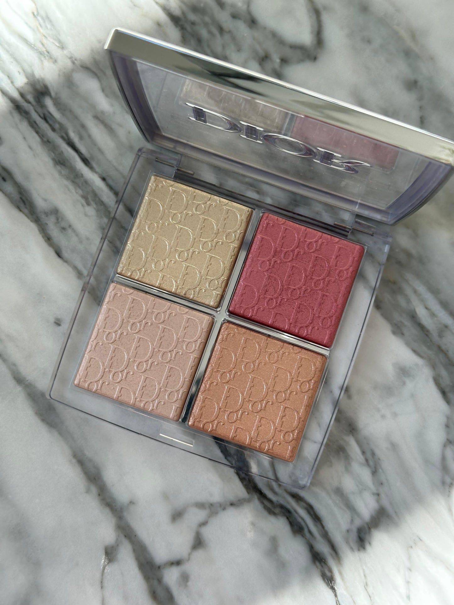 DIOR Backstage Glow Face Palette
Multi-Use Illuminating Makeup Palette - Highlight and Blush (004)
