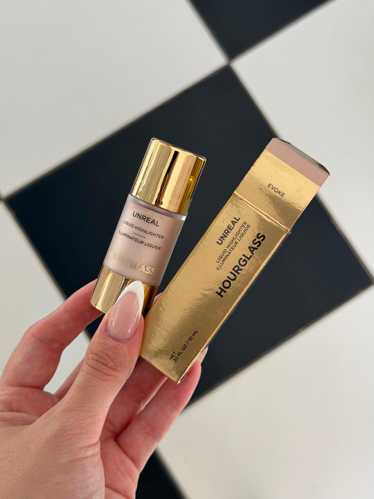 HOURGLASS Unreal Radiant Glow Liquid Highlighter - Evoke