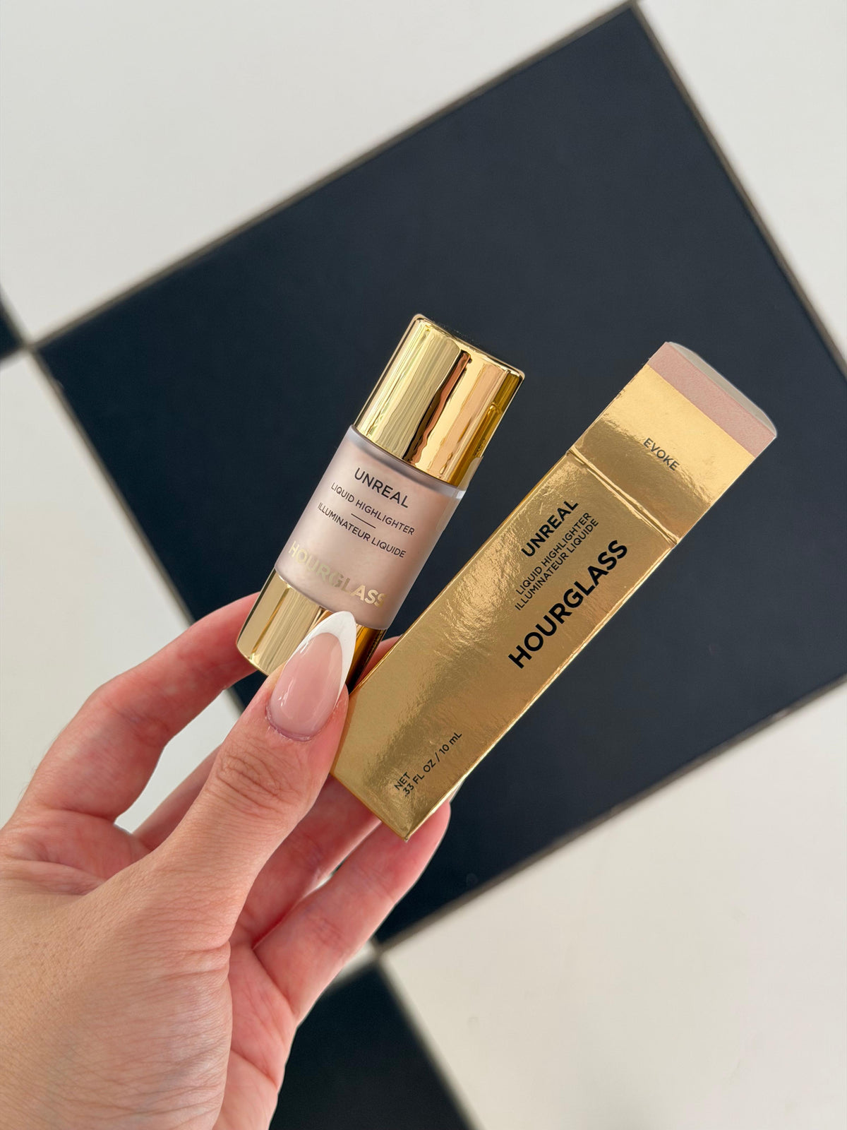 HOURGLASS Unreal Radiant Glow Liquid Highlighter - Evoke