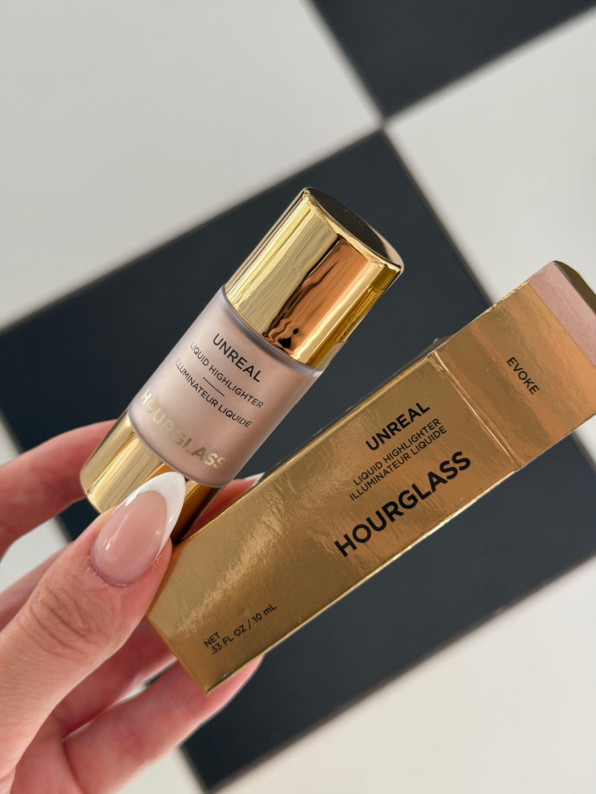 HOURGLASS Unreal Radiant Glow Liquid Highlighter - Evoke