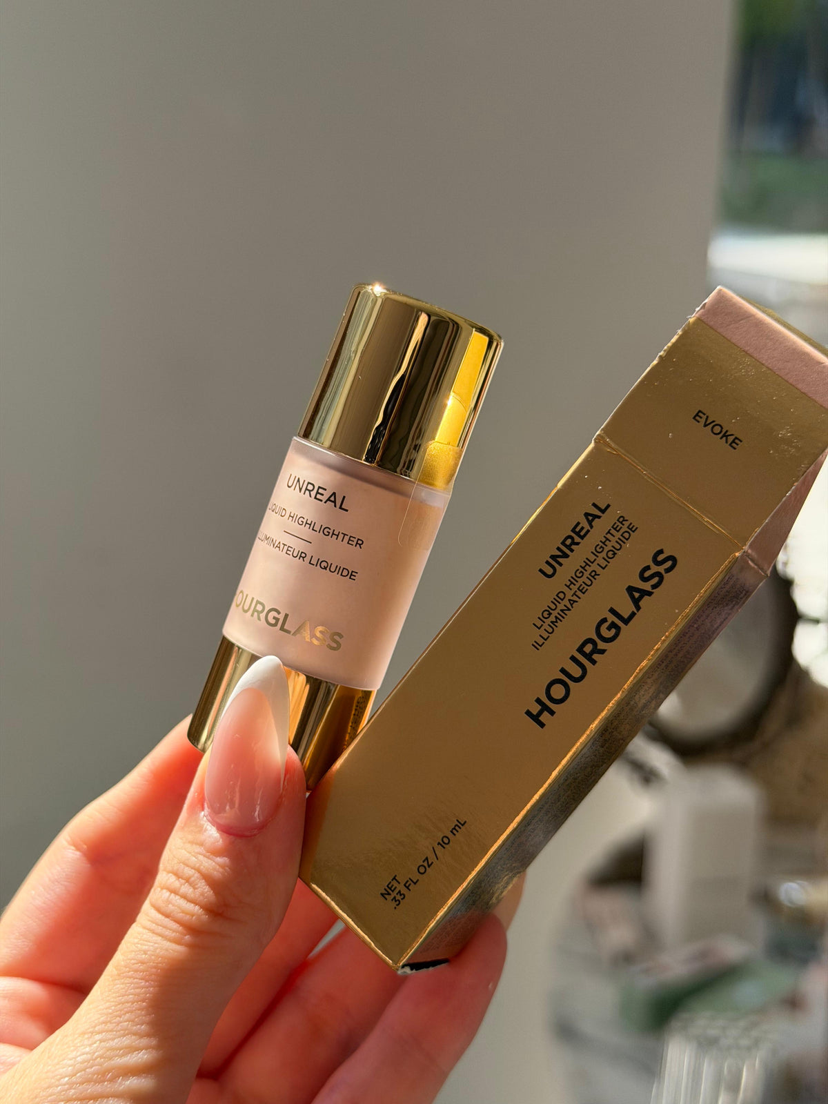 HOURGLASS Unreal Radiant Glow Liquid Highlighter - Evoke