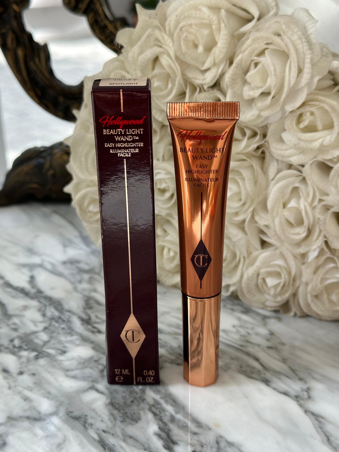 CHARLOTTE TILBURY Hollywood Contour Wand - Spotlight
Liquid Formula For a Sculpted-Looking