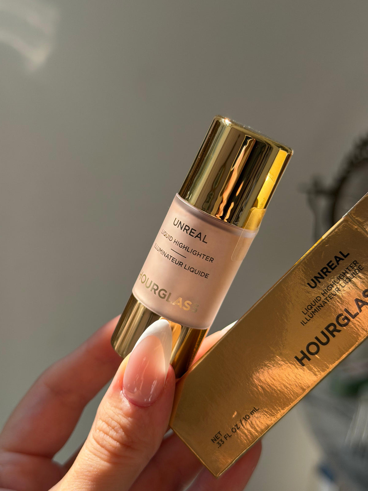 HOURGLASS Unreal Radiant Glow Liquid Highlighter - Evoke