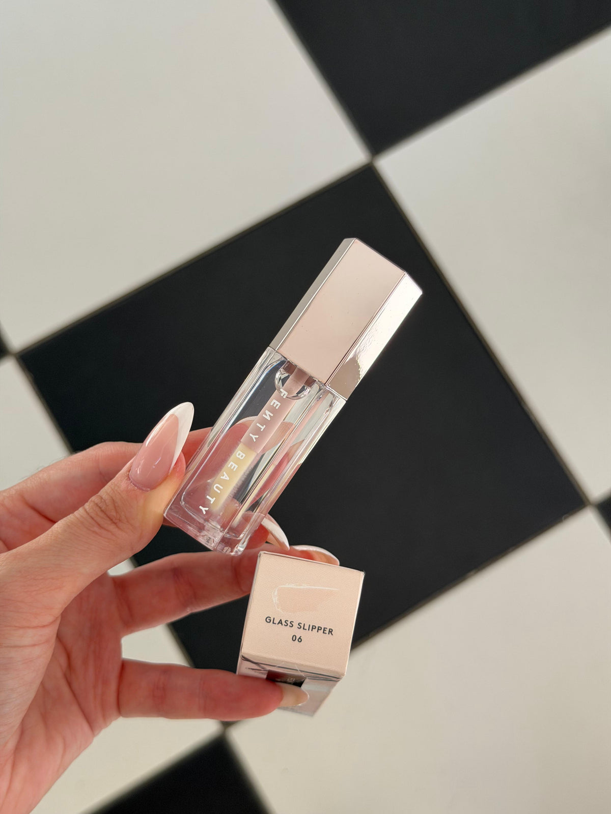 FENTY BEAUTY Gloss Bomb Universal Lip Luminizer (06)