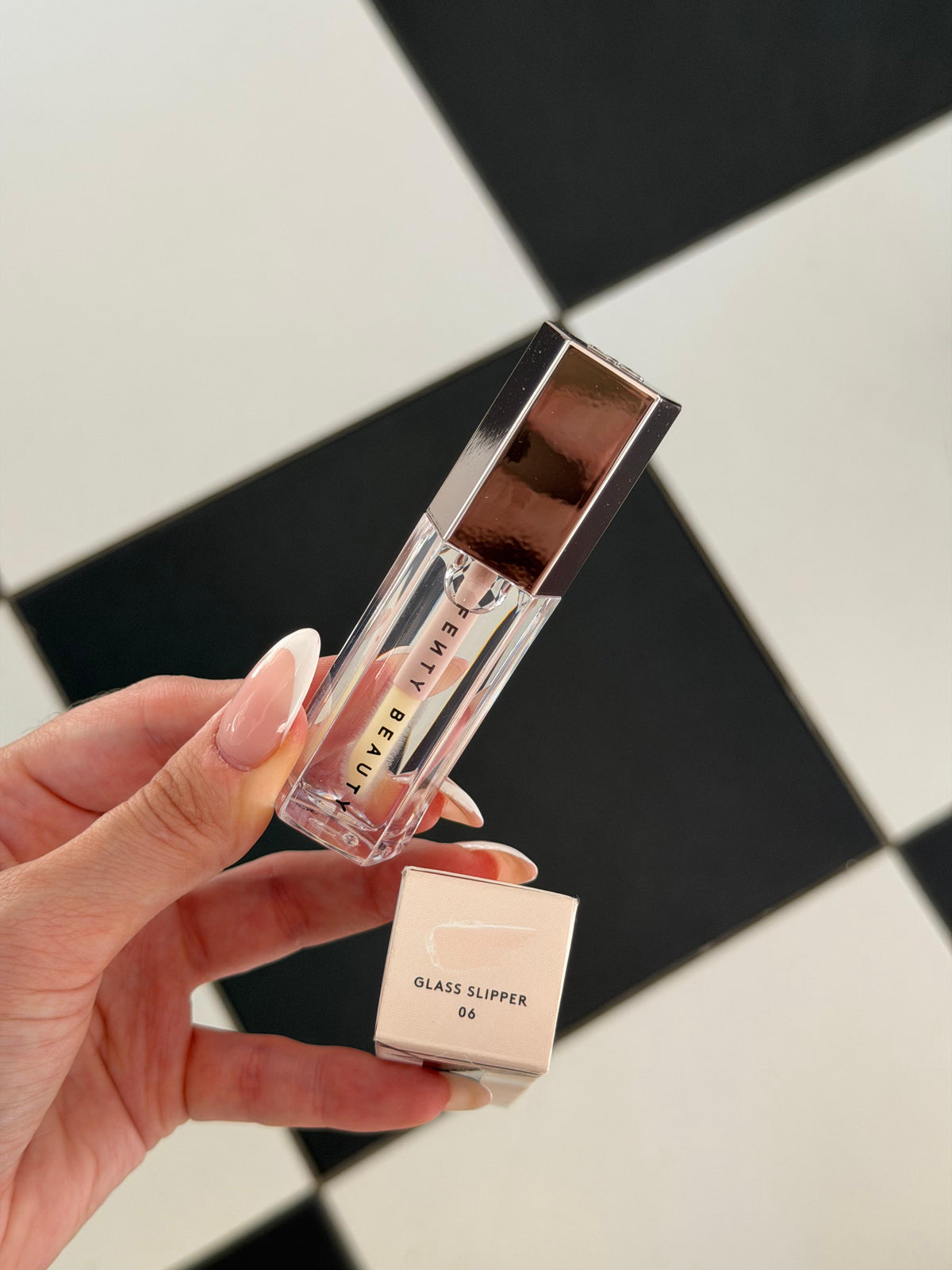 FENTY BEAUTY Gloss Bomb Universal Lip Luminizer (06)