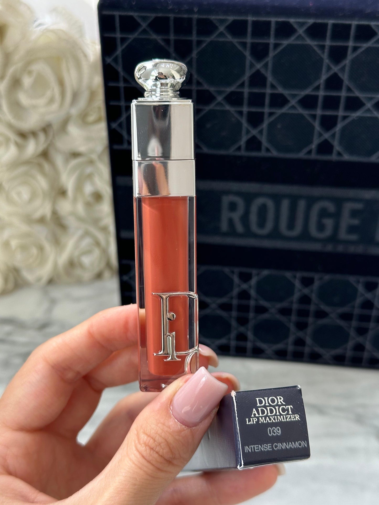 DIOR Addict Lip Maximizer
Plumping Gloss - Instant and Long-Term Volume Effect - 24h Hydration