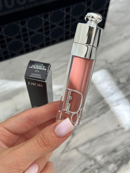 DIOR Addict Lip Maximizer (014)
Plumping Gloss - Instant and Long-Term Volume Effect - 24h Hydration