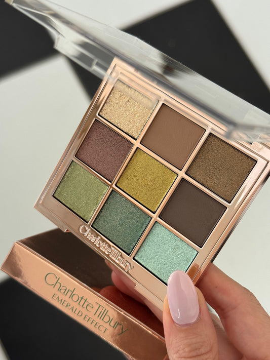 CHARLOTTE TILBURY
Charlotte's Palette Of Beautifying Eye Trends - Emerald Effect