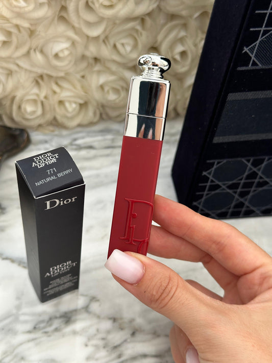 DIOR Addict Lip Tint (771)
Hydrating No-Transfer And Long Wear