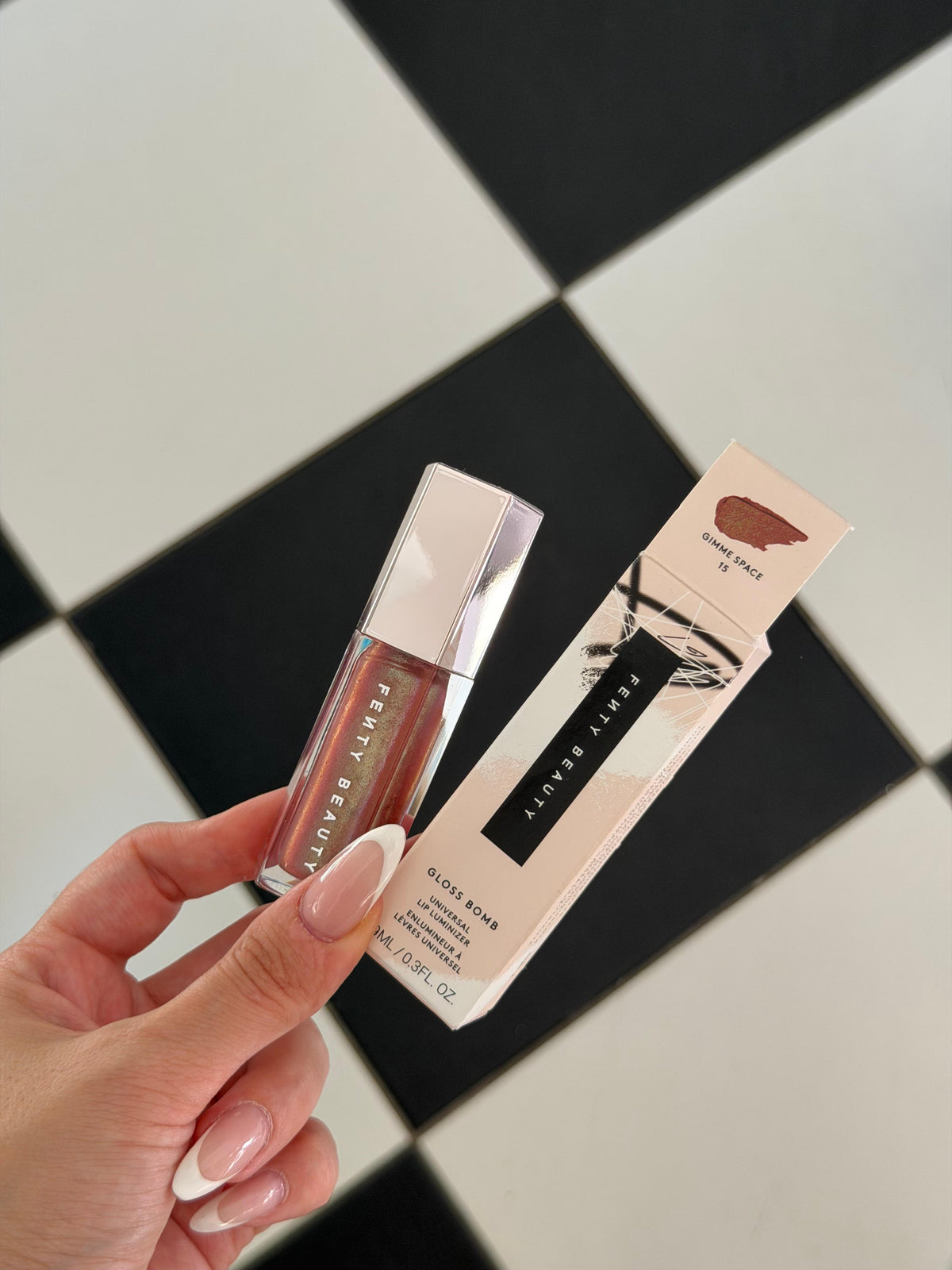 FENTY BEAUTY Gloss Bomb Universal Lip Luminizer (15)