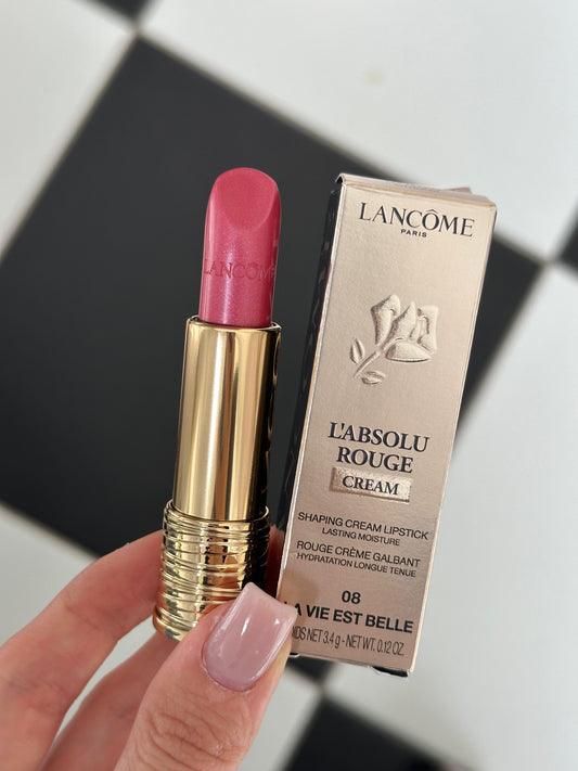 LANCÔME 
L'Absolu Rouge Cream Lipstick
Luminous Cream Finish 18H